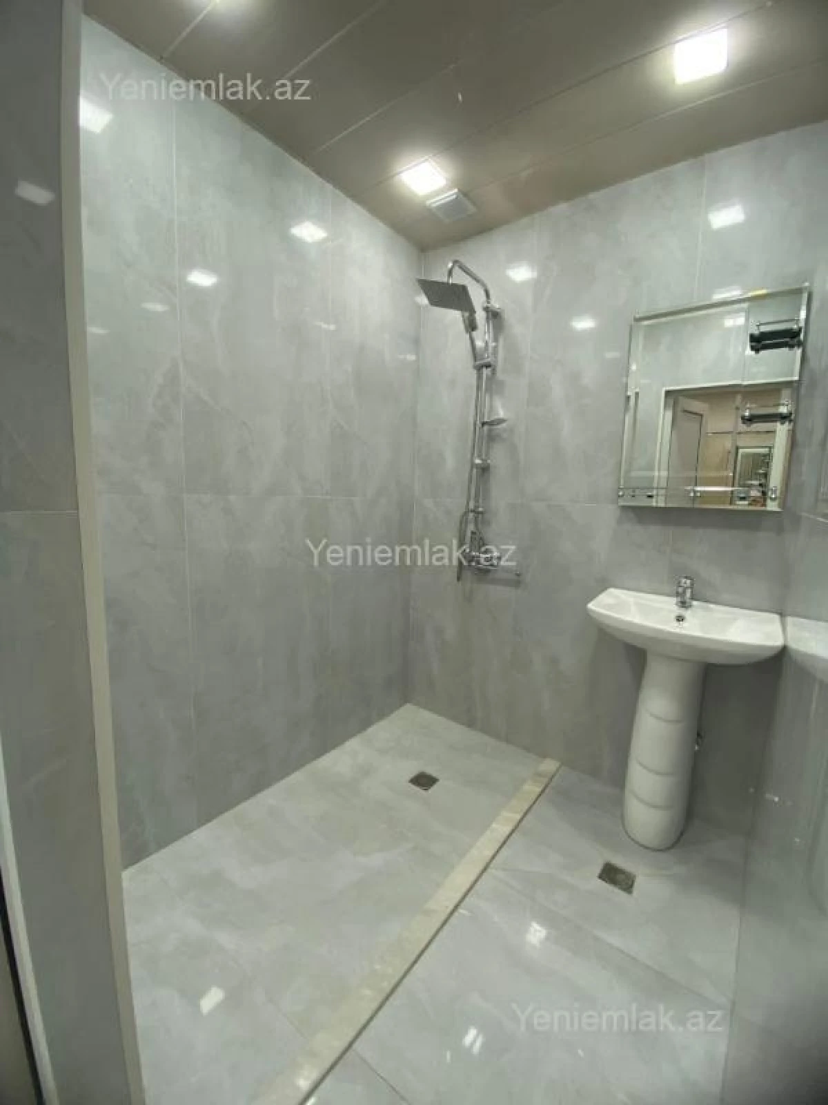 Satılır 3 otaqlı köhnə tikili 60 m²