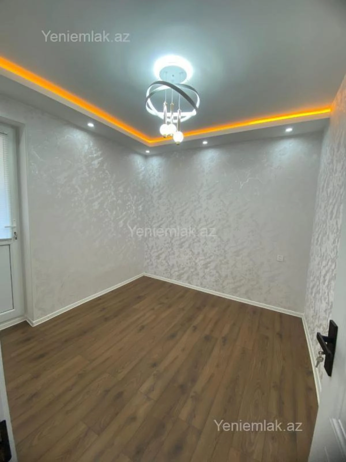 Satılır 3 otaqlı köhnə tikili 60 m²