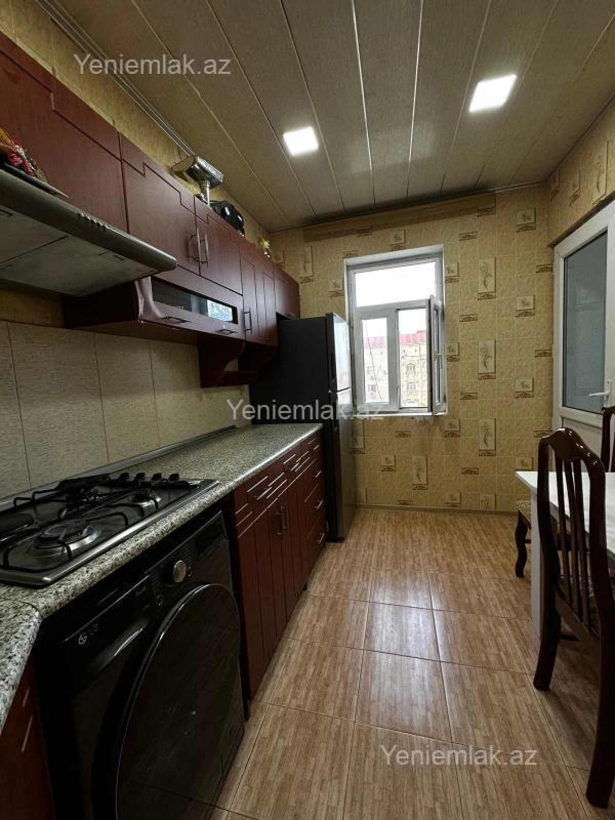 Satılır 3 otaqlı köhnə tikili 68 m²
