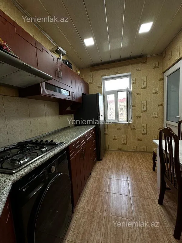 Satılır 3 otaqlı köhnə tikili 68 m²