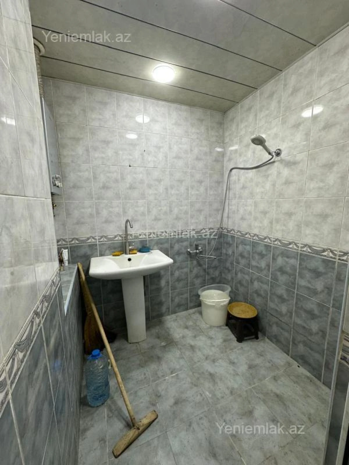 Satılır 2 otaqlı köhnə tikili 40 m²