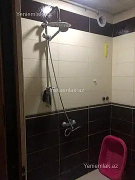 Satılır 3 otaqlı köhnə tikili 100 m²