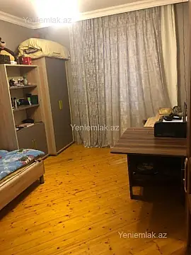 Satılır 3 otaqlı köhnə tikili 100 m²