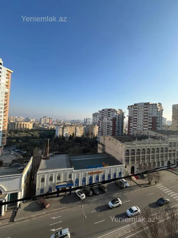 Satılır 2 otaqlı köhnə tikili 68 m²