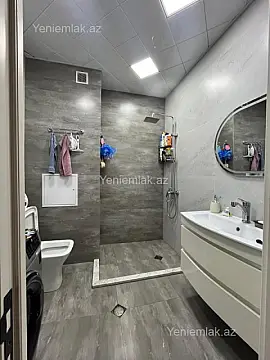 Satılır 2 otaqlı köhnə tikili 68 m²