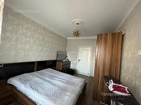 Satılır 2 otaqlı köhnə tikili 68 m²