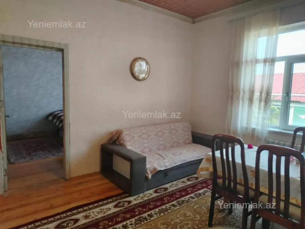 Satılır 4 otaqlı həyət evi 130 m²