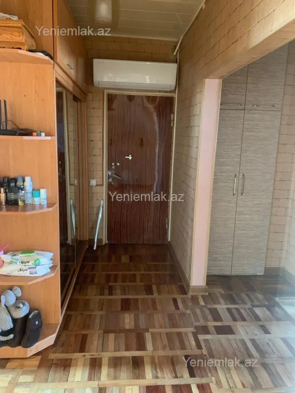 Satılır 3 otaqlı köhnə tikili 80 m²