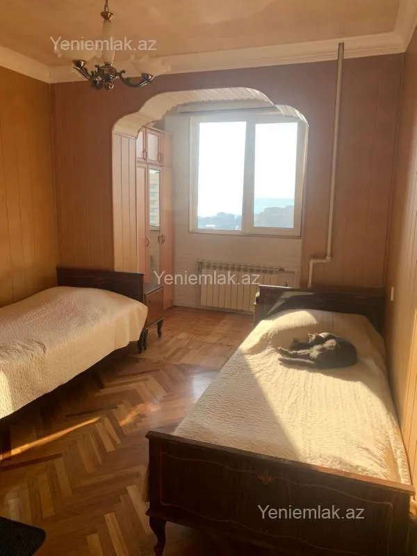 Satılır 3 otaqlı köhnə tikili 80 m²