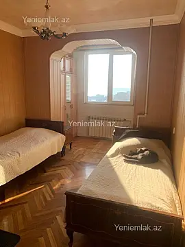Satılır 3 otaqlı köhnə tikili 80 m²