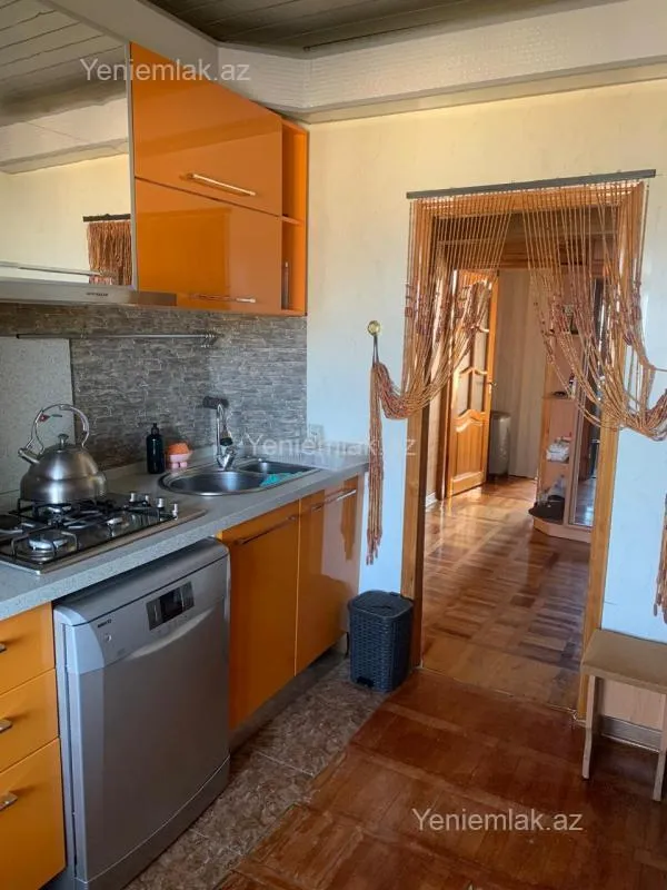 Satılır 3 otaqlı köhnə tikili 80 m²