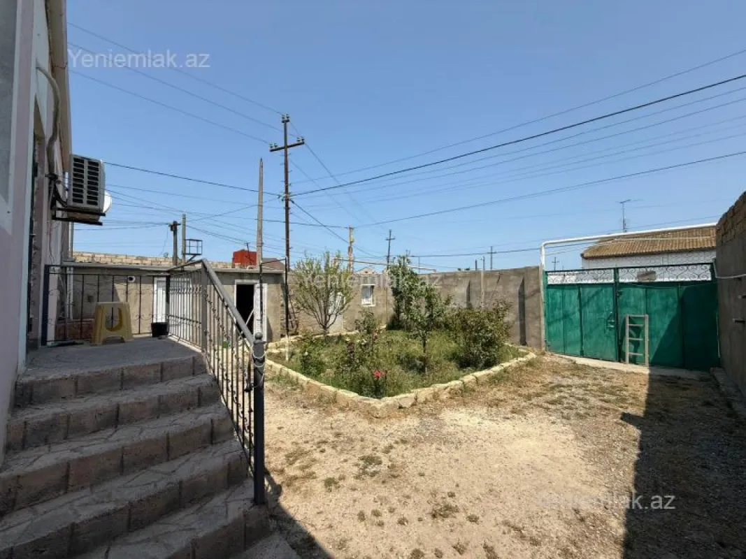 Satılır 4 otaqlı həyət evi 100 m²