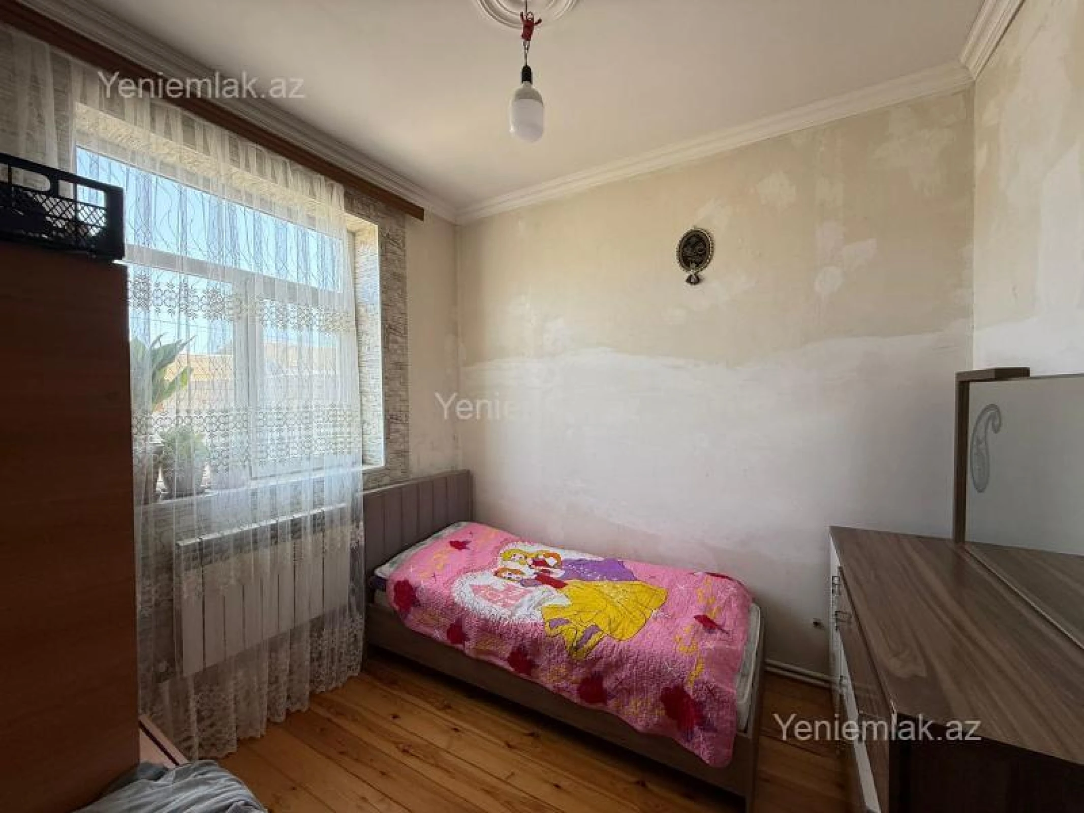 Satılır 4 otaqlı həyət evi 100 m²