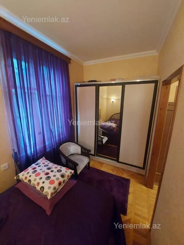 Satılır 2 otaqlı köhnə tikili 40 m²
