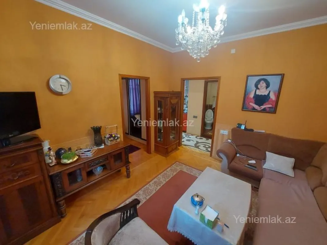 Satılır 2 otaqlı köhnə tikili 40 m²