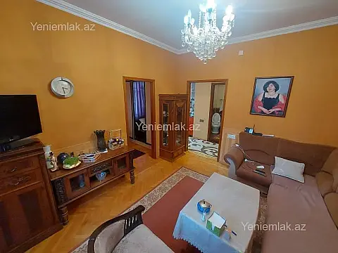 Satılır 2 otaqlı köhnə tikili 40 m²