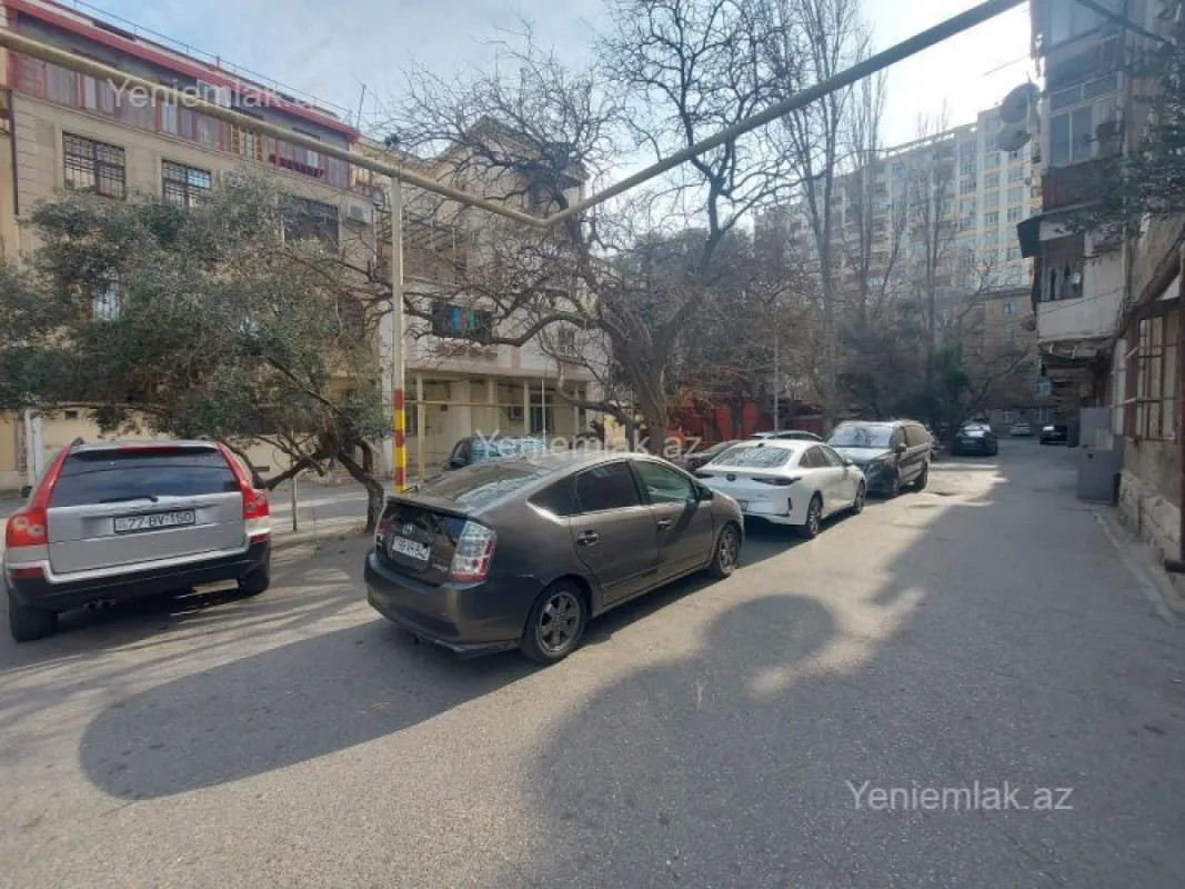 Satılır 2 otaqlı köhnə tikili 40 m²