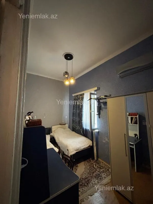 Satılır 2 otaqlı köhnə tikili 50 m²