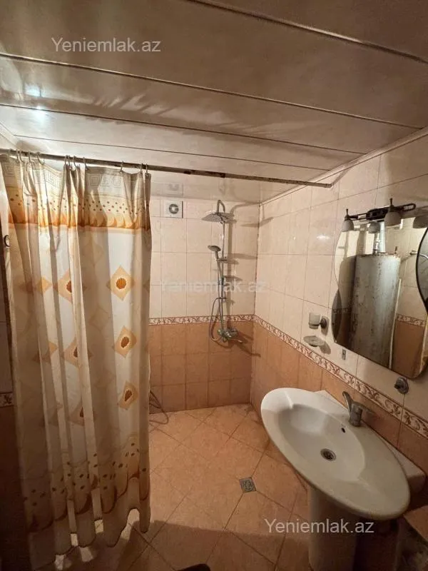 Satılır 2 otaqlı köhnə tikili 50 m²