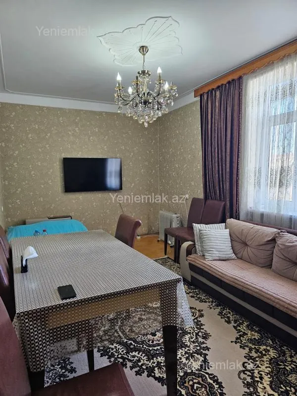 Satılır 2 otaqlı köhnə tikili 55 m²