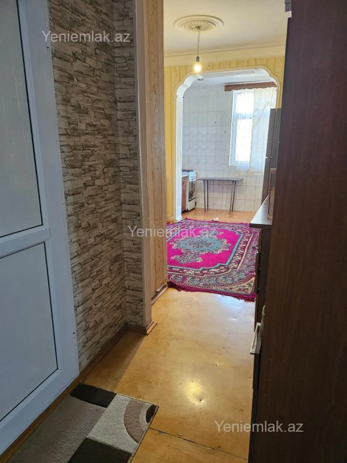 Satılır 2 otaqlı köhnə tikili 55 m²