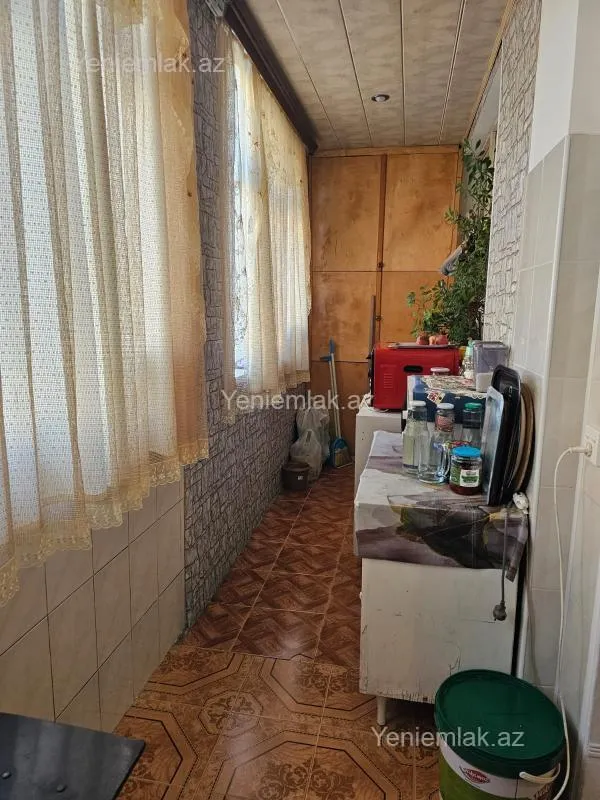 Satılır 2 otaqlı köhnə tikili 55 m²