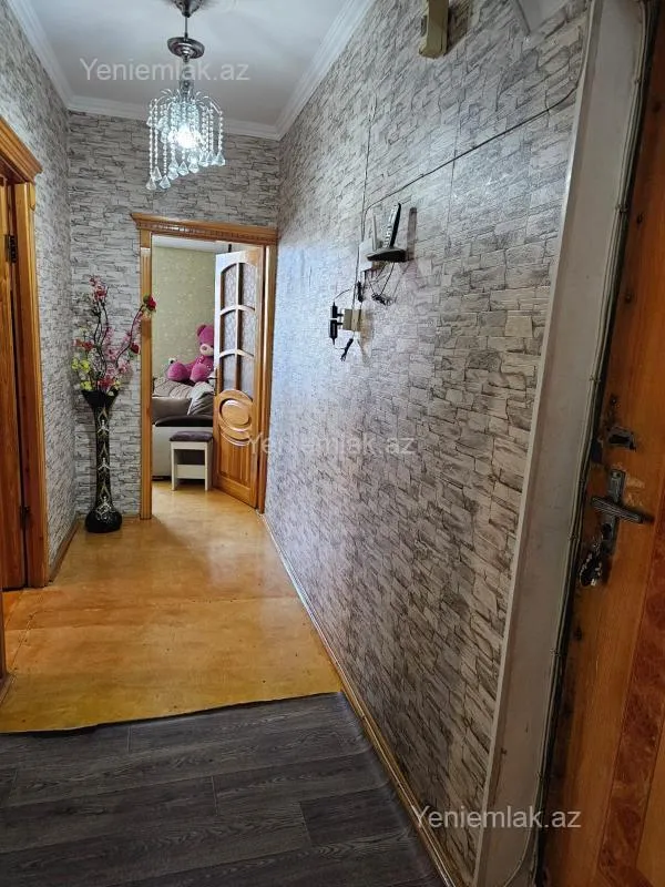 Satılır 2 otaqlı köhnə tikili 55 m²