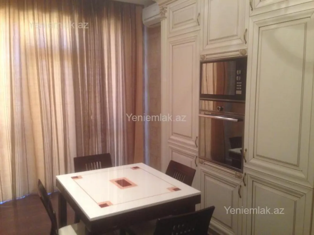 Satılır 4 otaqlı yeni tikili 170 m²