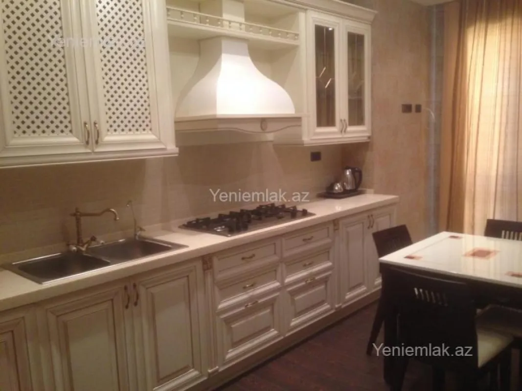 Satılır 4 otaqlı yeni tikili 170 m²