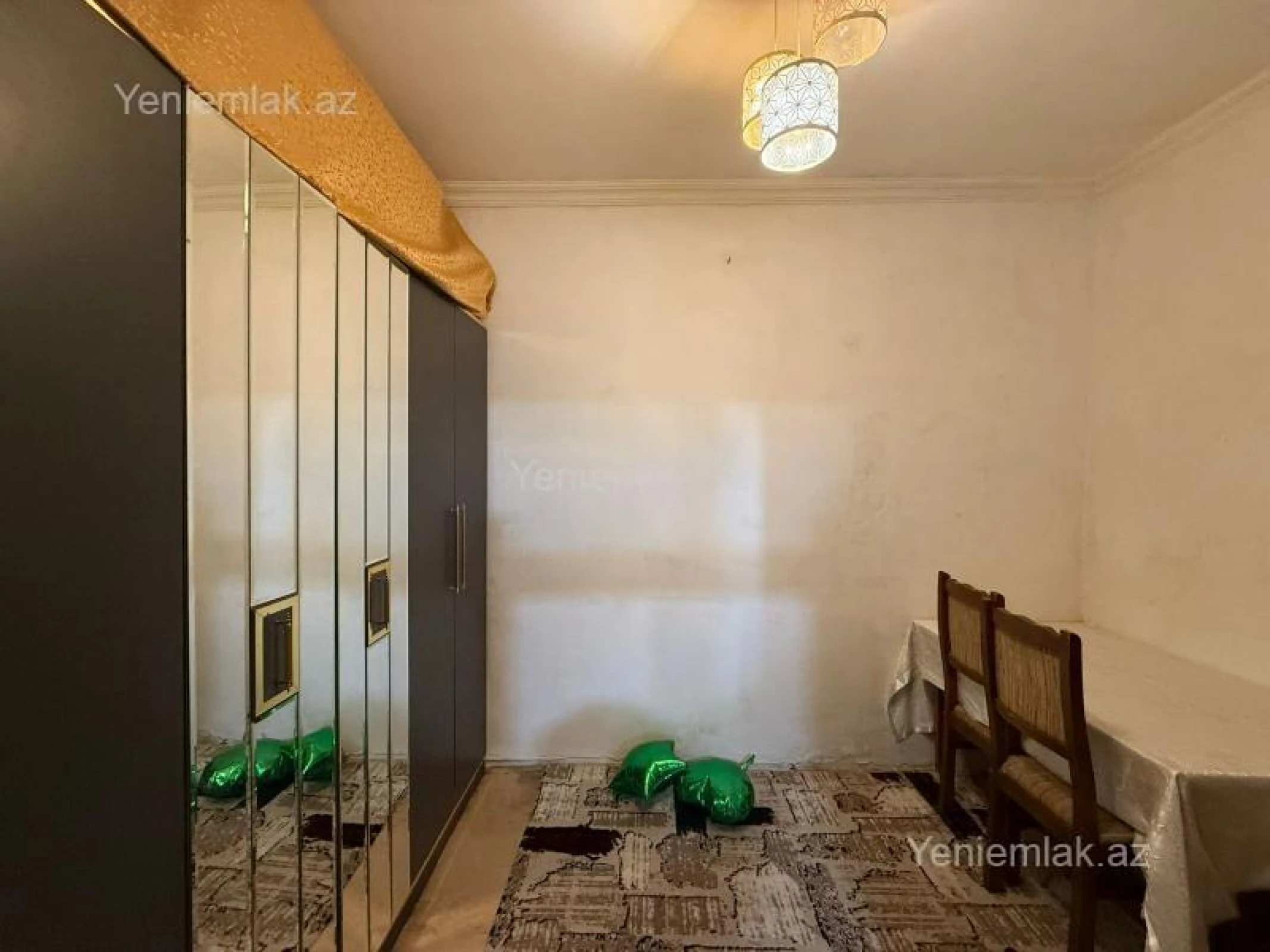 Satılır 3 otaqlı köhnə tikili 100 m²