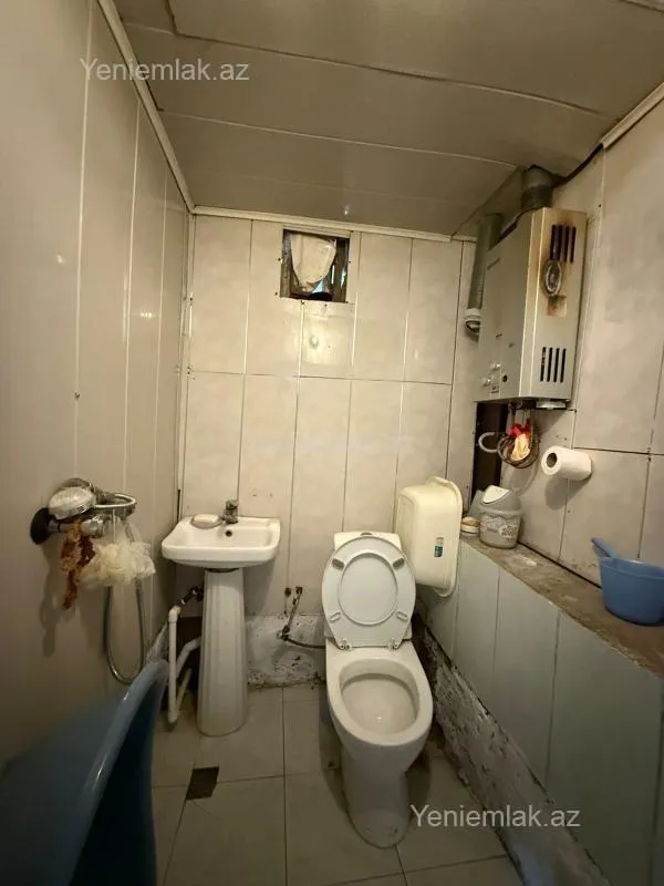 Satılır 3 otaqlı köhnə tikili 100 m²