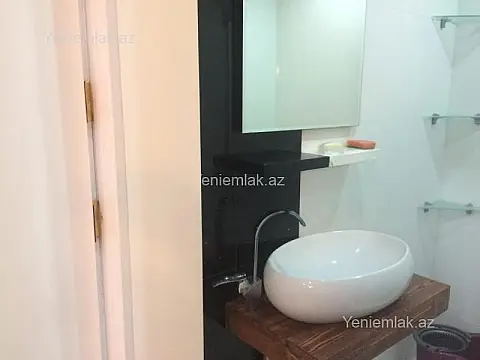 Satılır 2 otaqlı yeni tikili 72 m²