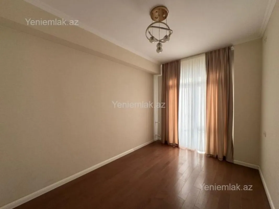 Satılır 3 otaqlı yeni tikili 70 m²