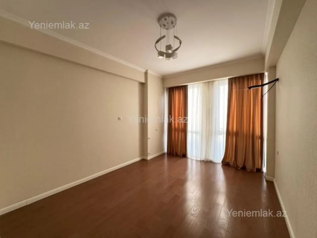 Satılır 3 otaqlı yeni tikili 70 m²