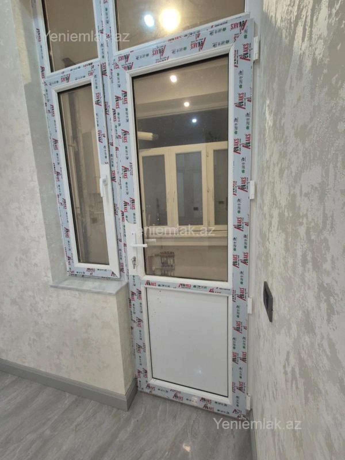 Satılır 3 otaqlı yeni tikili 100 m²