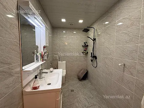 Satılır 3 otaqlı yeni tikili 130 m²