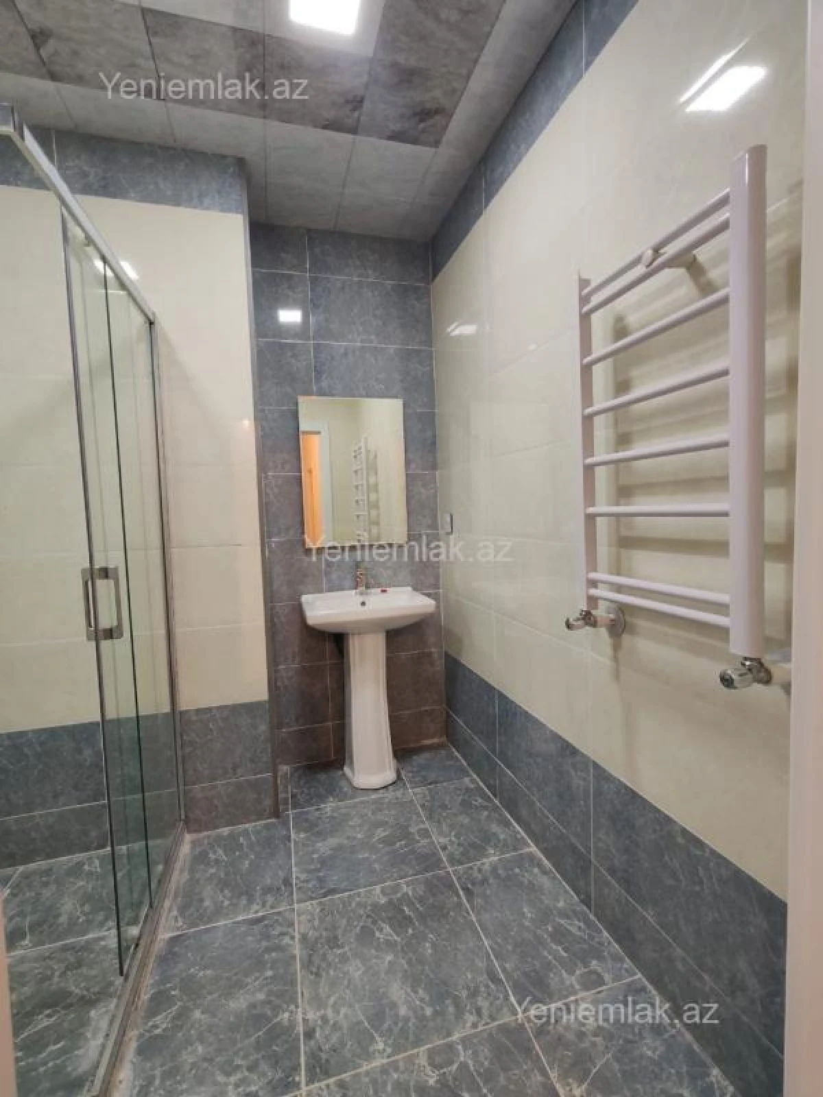 Satılır 2 otaqlı yeni tikili 77 m²