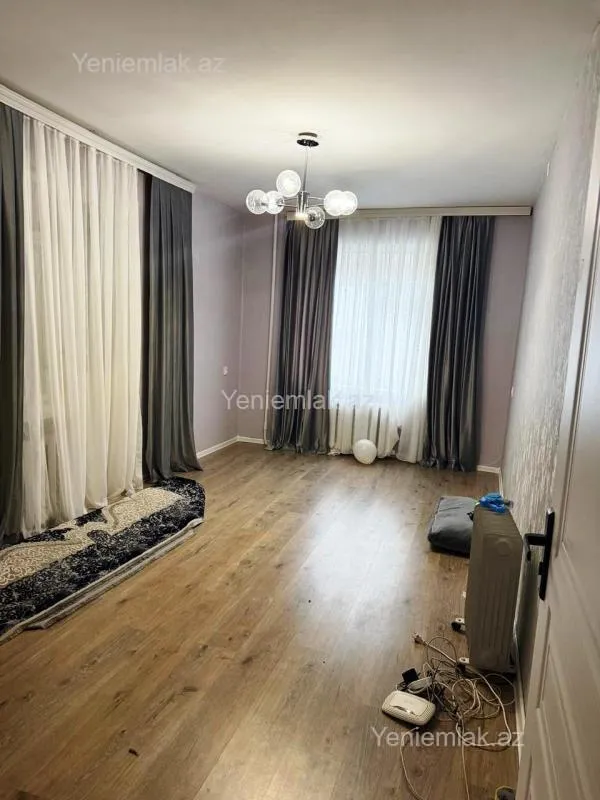 Satılır 2 otaqlı köhnə tikili 65 m²
