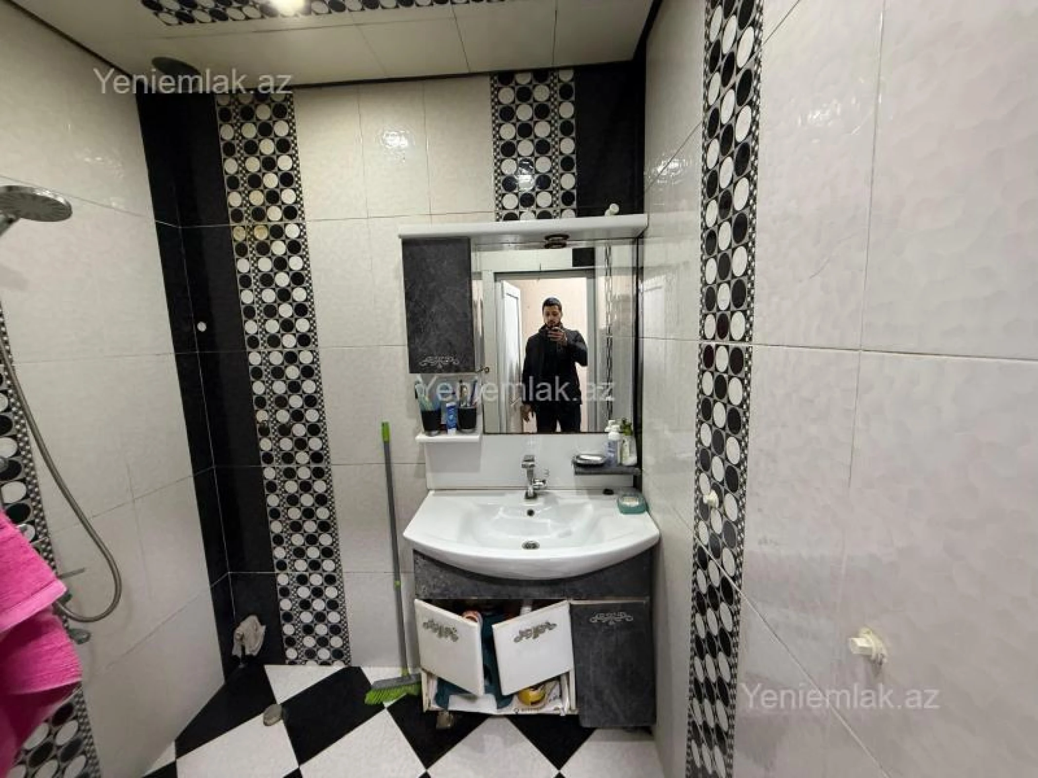 Satılır 4 otaqlı köhnə tikili 110 m²