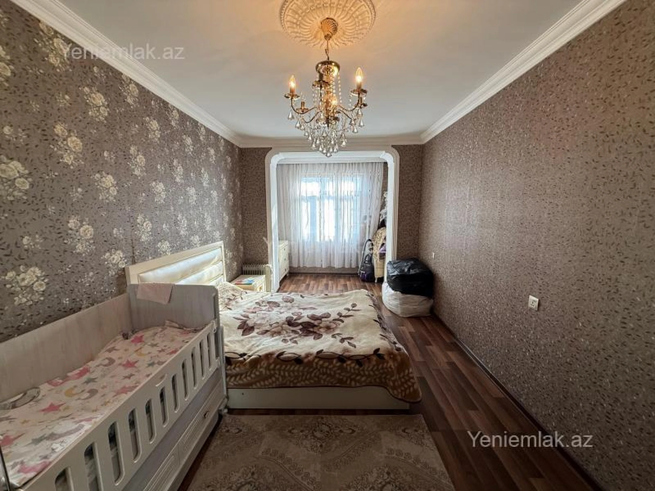 Satılır 4 otaqlı köhnə tikili 110 m²
