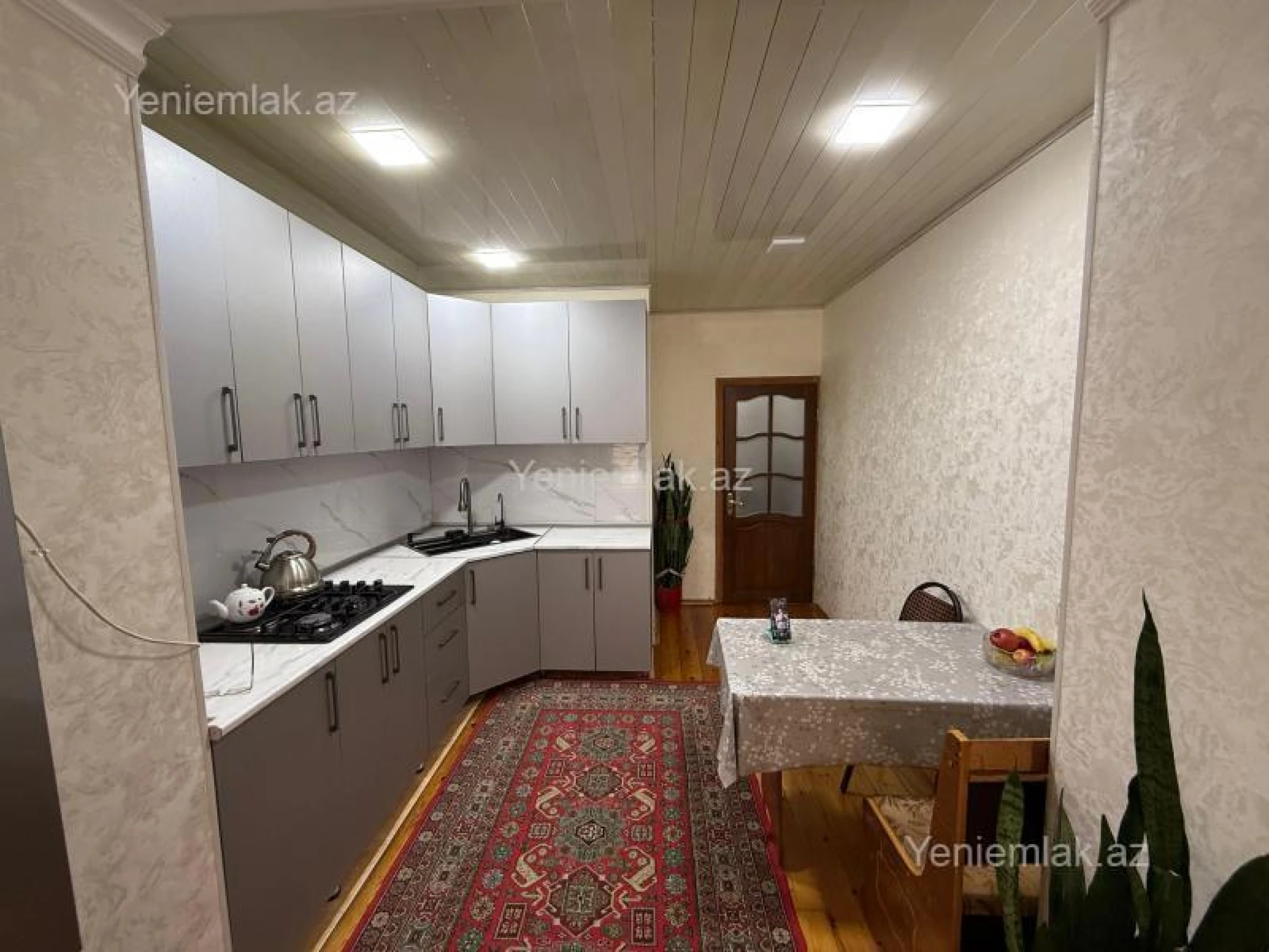 Satılır 4 otaqlı köhnə tikili 110 m²