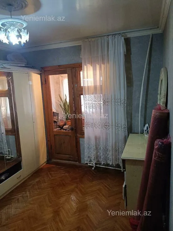 Satılır 3 otaqlı köhnə tikili 80 m²