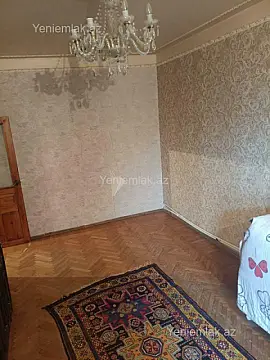 Satılır 3 otaqlı köhnə tikili 80 m²