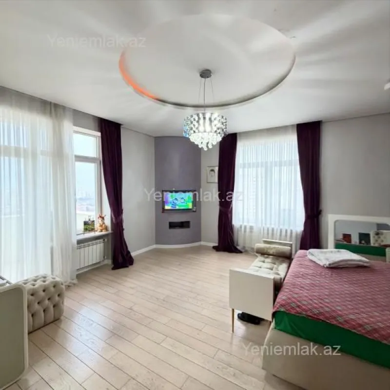 Satılır 3 otaqlı yeni tikili 160 m²