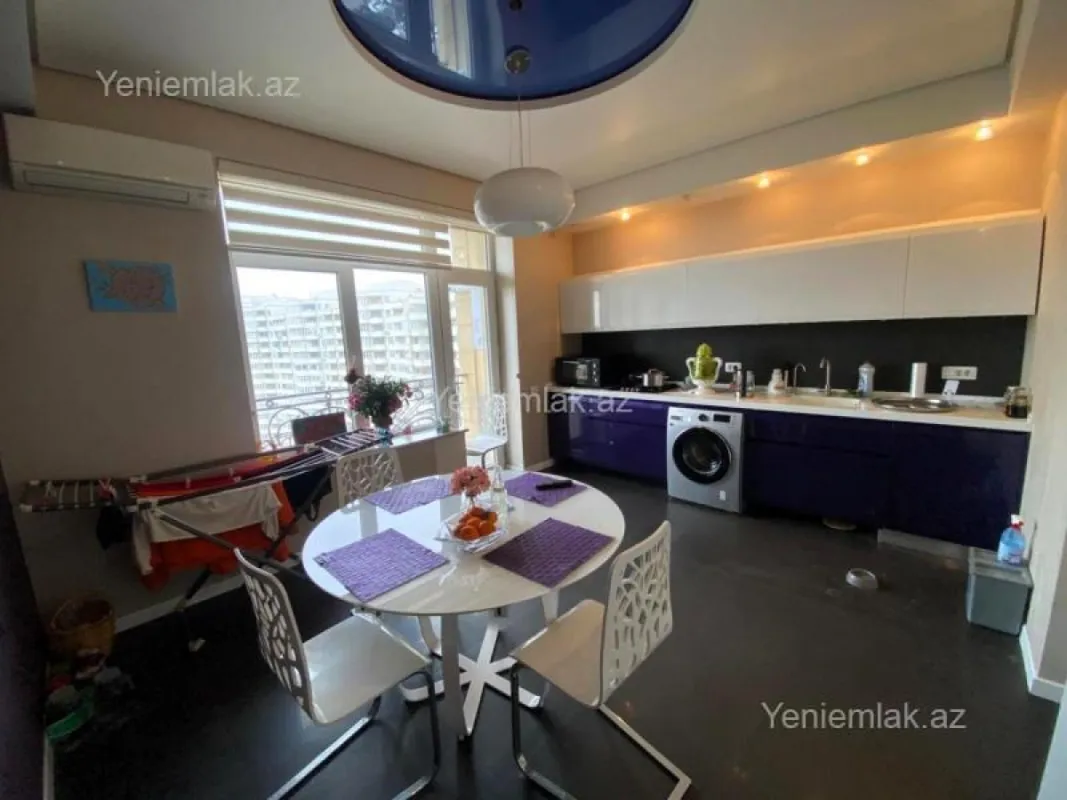 Satılır 3 otaqlı yeni tikili 160 m²