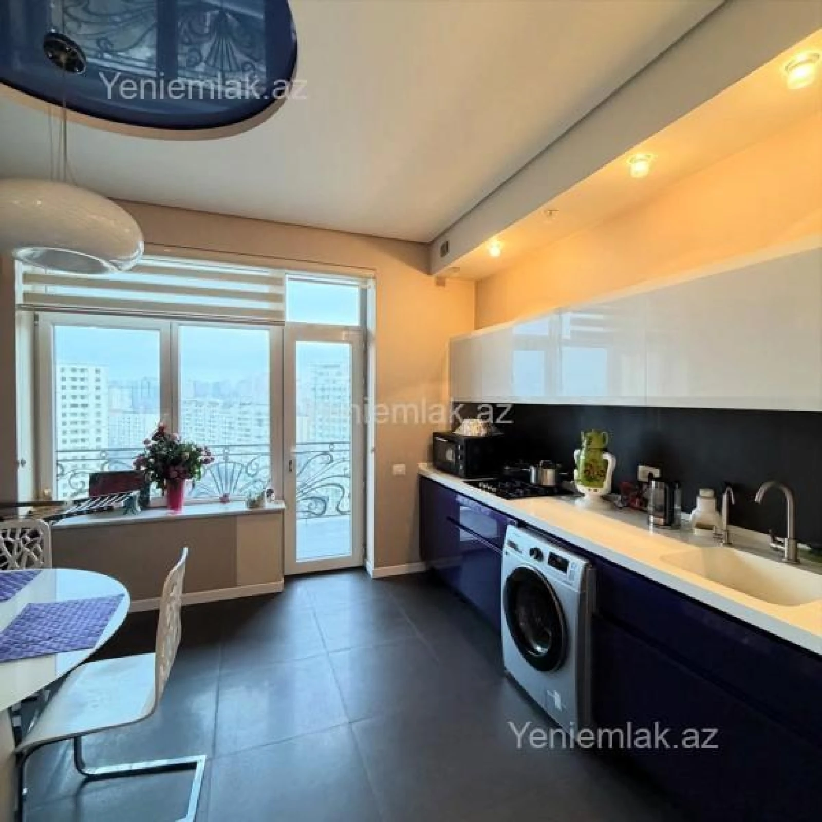 Satılır 3 otaqlı yeni tikili 160 m²