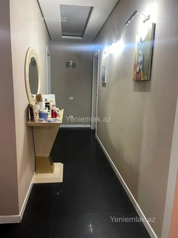 Satılır 3 otaqlı yeni tikili 160 m²