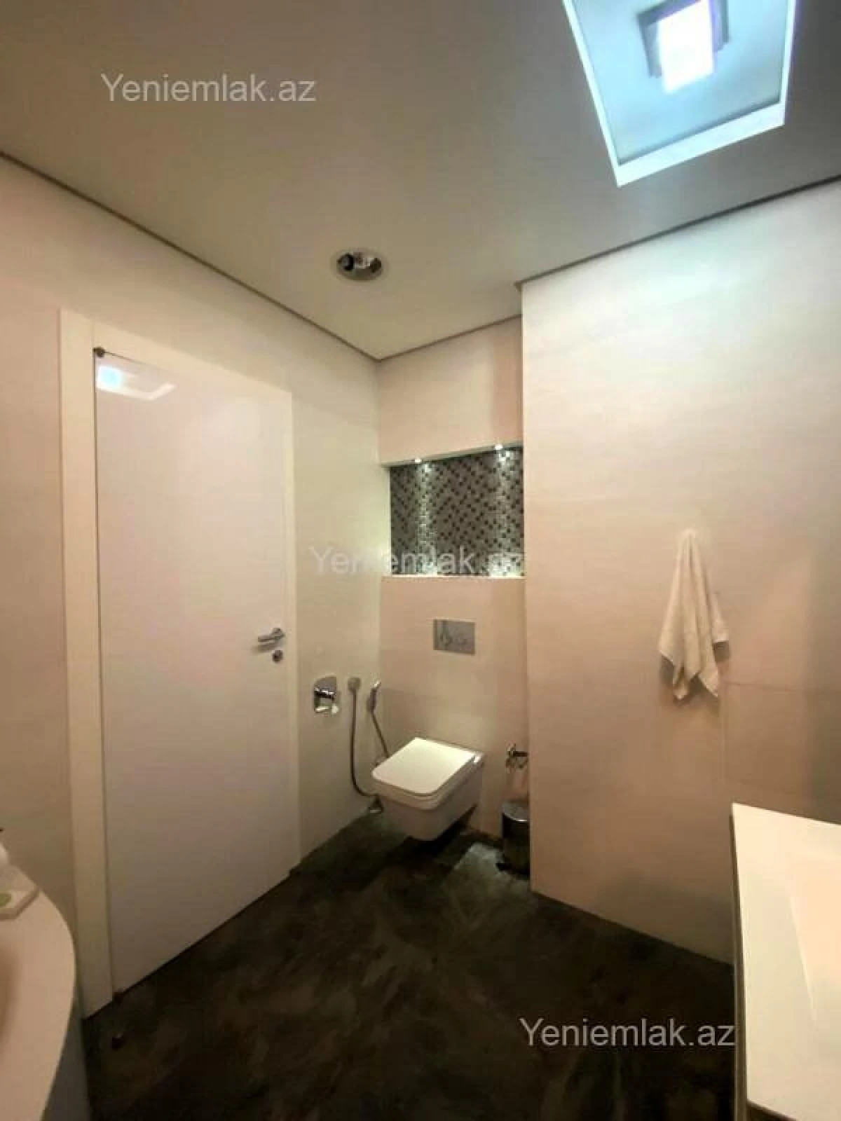 Satılır 3 otaqlı yeni tikili 160 m²