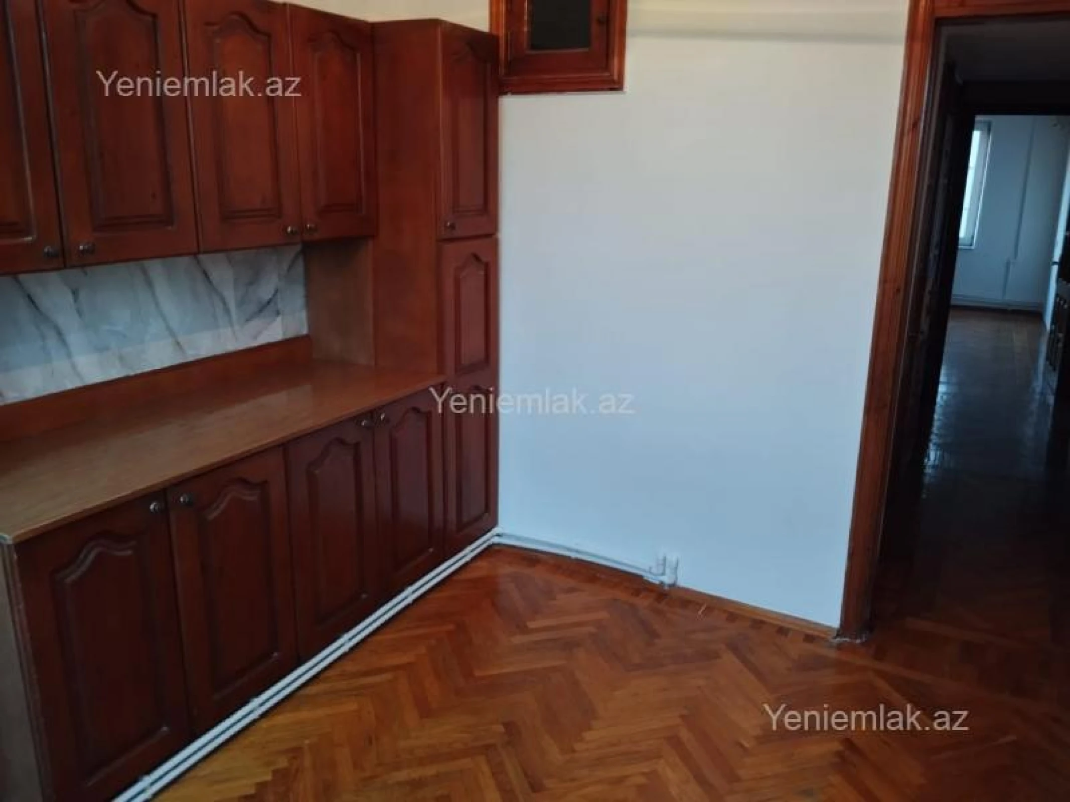 Satılır 3 otaqlı köhnə tikili 75 m²