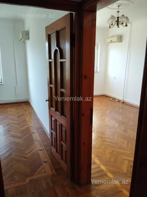 Satılır 3 otaqlı köhnə tikili 75 m²